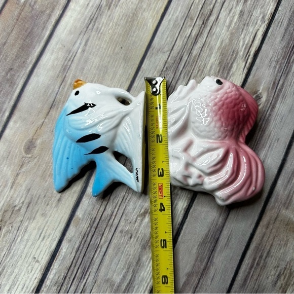 Vintage Pink Blue Kissing Fish Japan Ceramic Figurines Fishes 70's 60's Girl Boy - Picture 4 of 12